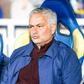José Mourinho, treinador do Benfica, no banco no encontro com o Estoril