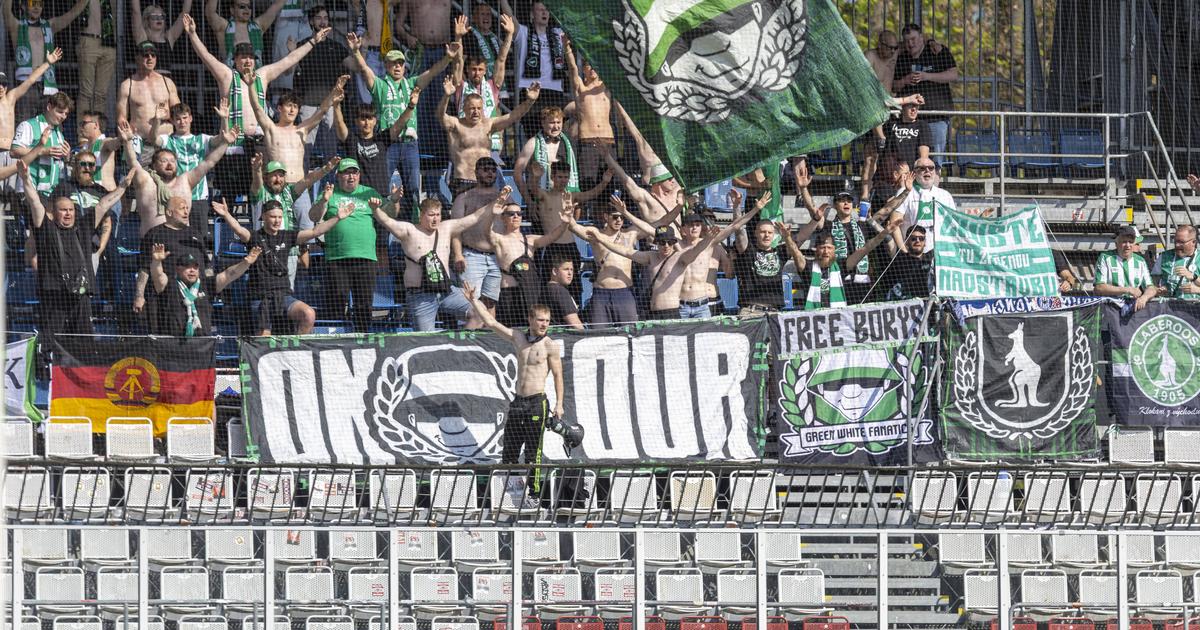 Clube checo cria equipa C... para os adeptos jogarem