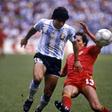 Diego Armando Maradona bisou pela Argentina diante da Bélgica (2-0)