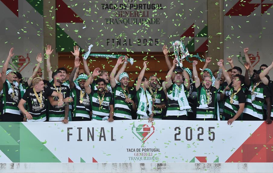 Sporting ergueu a Taça em maio de 2025 (MIGUEL NUNES)