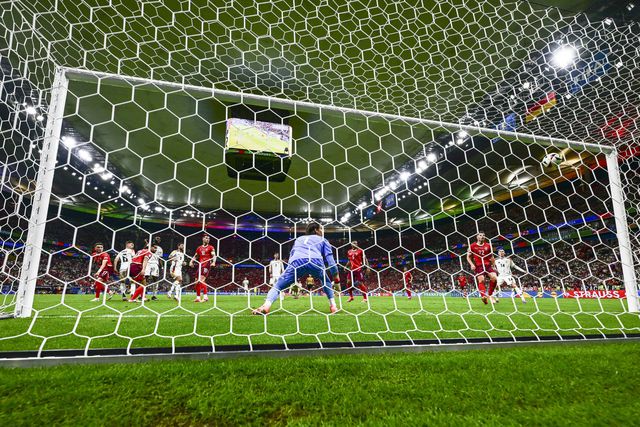 Na lição suíça faltou a aula de como travar um ‘panzer’ (crónica)