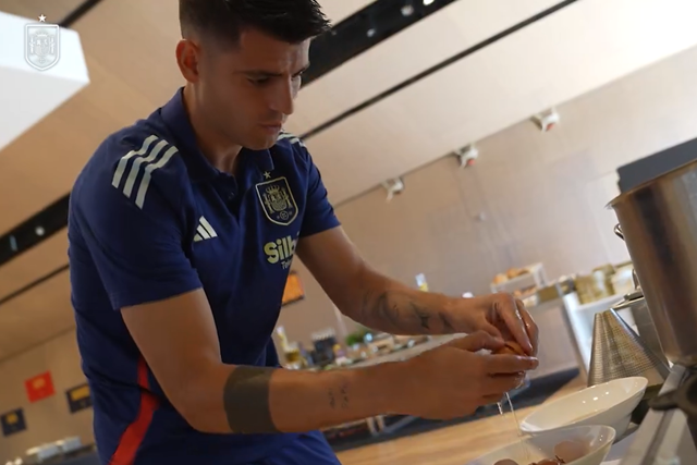 Vídeo: avançado ou 'masterchef'? Morata dá a receita