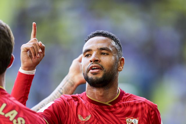 Este é o avançado que Mourinho terá pedido ao Fenerbahçe