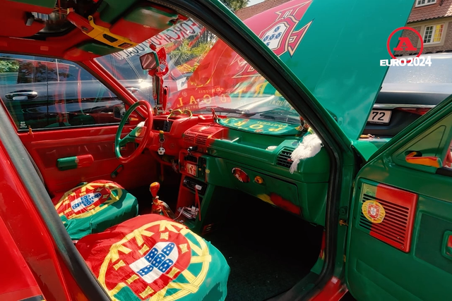 Um carro todo 'vestido' à Portugal