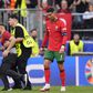 Invasões de campo no jogo de Portugal obrigam UEFA a reforçar medidas