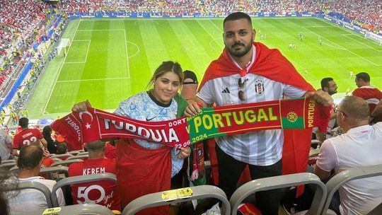 O casal que a vitória de Portugal sobre a Turquia (não) conseguiu afastar