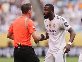 Árbitro sinaliza potencial incidente de racismo com Rudiger