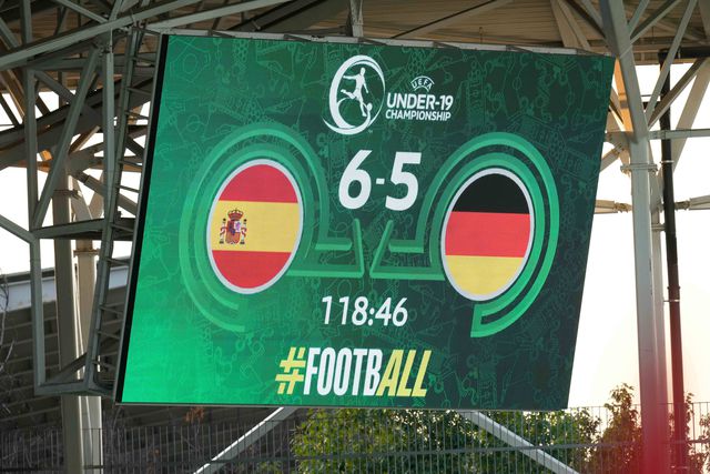 Espanha na final do Euro Sub-19 depois de festival com cinco golos no prolongamento