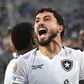 Alex Telles festeja apuramento do Botafogo: «Para quem ia conhecer o Mickey...»