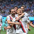 Echeverri fez um dos golos do Man. City contra o Al Ain e festejou com Bernardo Silva e Matheus Nunes (IMAGO)