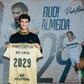 Rudi Almeida destacou-se na formação e nos sub-23 do Famalicão e fica agora ligado aos minhotos até 2029 — Foto: Famalicão