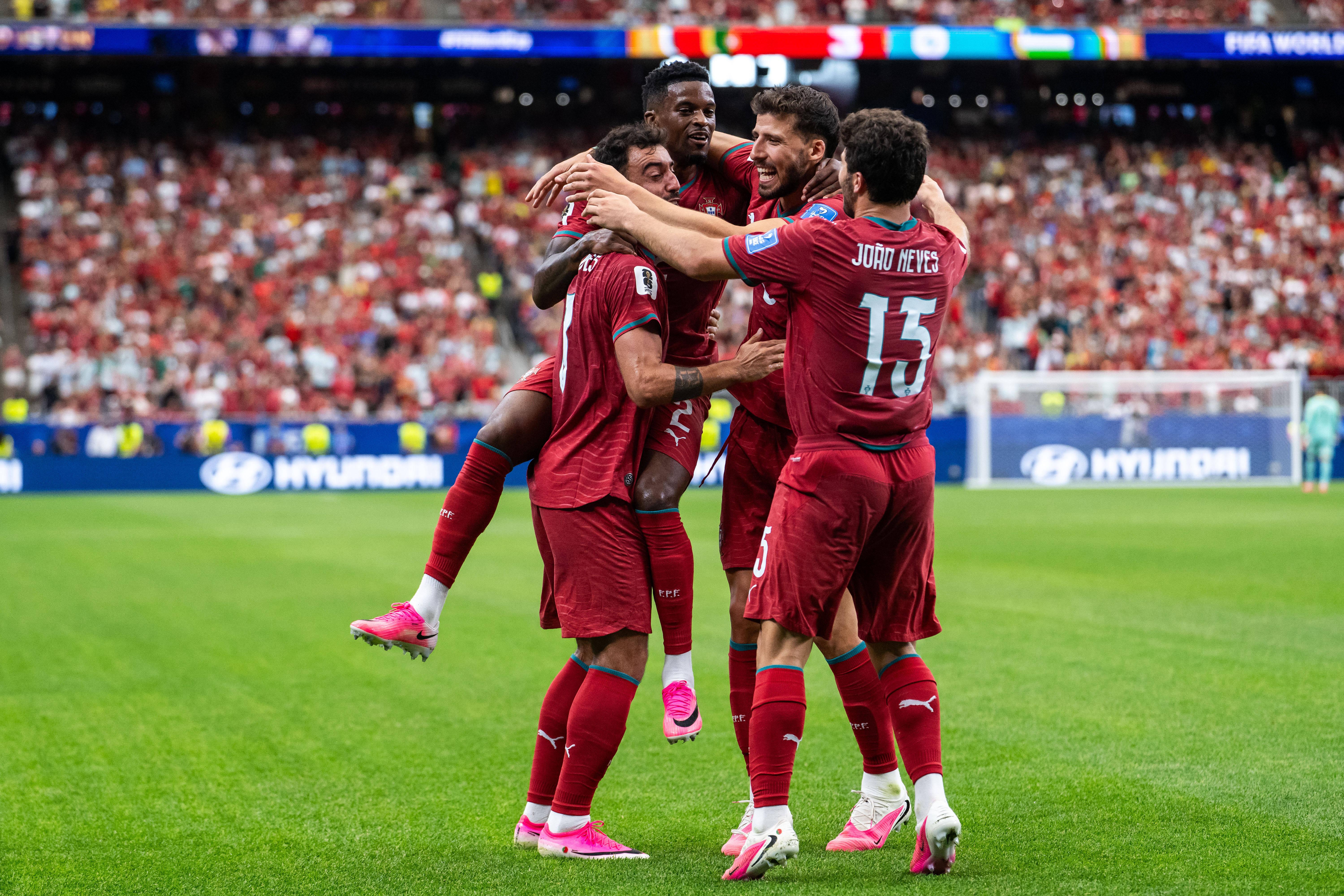 Festa portuguesa frente ao Uzbequistão (foto: IMAGO)