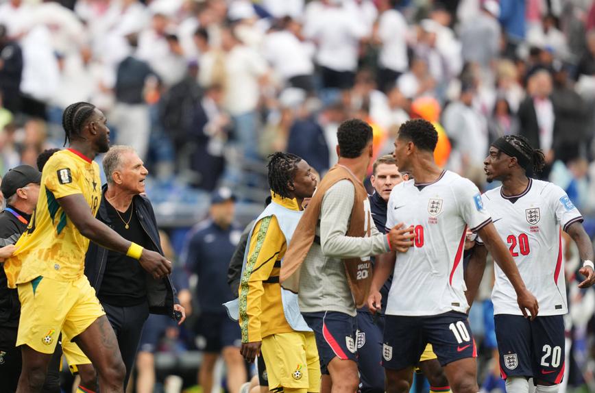 Bate-boca entre Carlos Queiroz e jogadores de Inglaterra - Foto: IMAGO