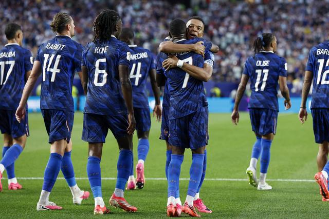 A França marca, morde e é imune aos trovões (crónica)