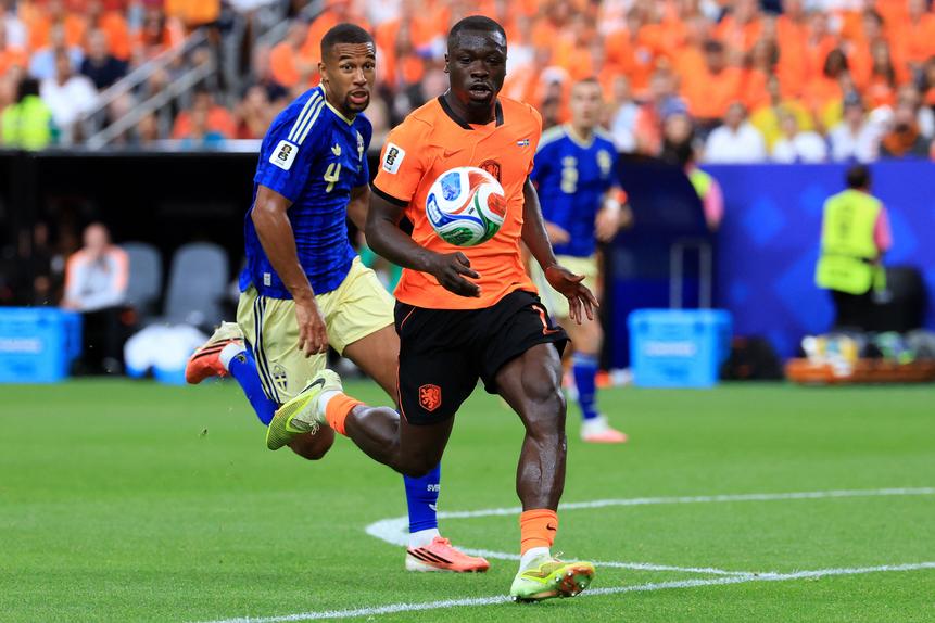 Brobbey brilhou contra os suecos