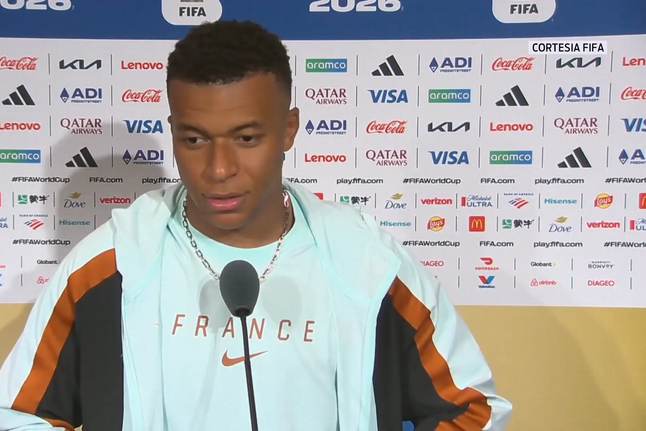 Mbappé: «Não olho para o que Messi faz»