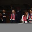 Luís Montenegro na tribuna a apoiar Portugal - Foto: Miguel Nunes