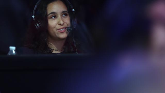 Ela é a voz que ajuda os jornalistas estrangeiros a entender os craques portugueses