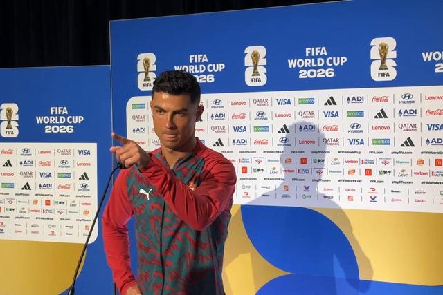 Cristiano Ronaldo: «Final do Mundial contra Messi? Seria top!»
