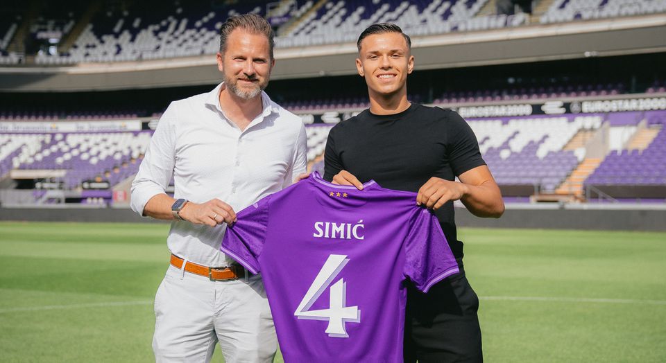 Oficial: Milan vende central ao Anderlecht