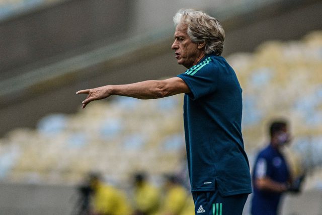 Líder do Flamengo e a saída de Jesus para o Benfica: «Desconfiei, havia umas cláusulas...»