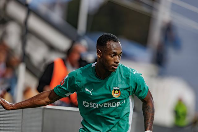 Gil Vicente: Embaló é hipótese para as alas