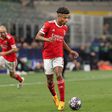 Benfica: Schmidt quer segurar Neres