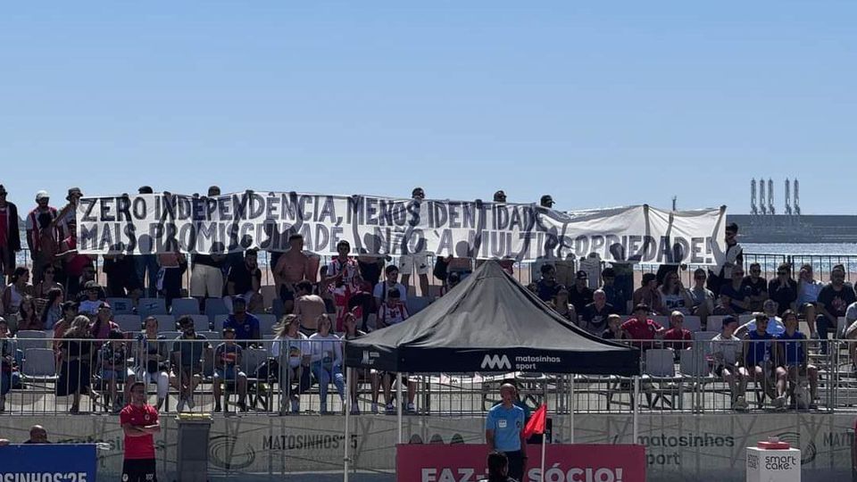 Adeptos do Leixões manifestam-se contra compra do clube pelo Flamengo