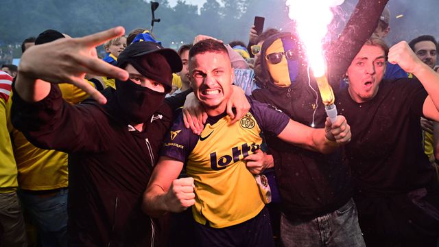 Franjo Ivanovic na festa do título belga do St. Gilloise (IMAGO)