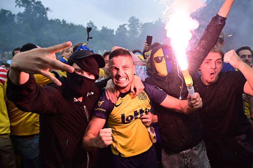 Franjo Ivanovic na festa do título belga do St. Gilloise (IMAGO)