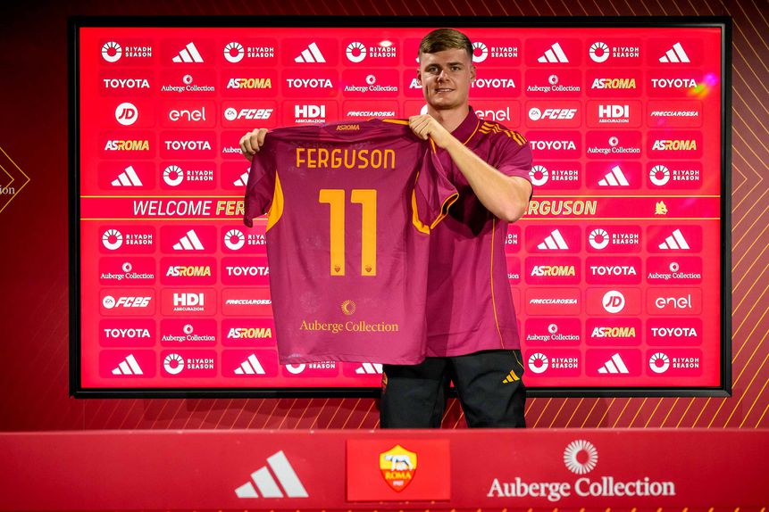 Evan Ferguson é o novo número 11 dos romanos (Foto: AS Roma)