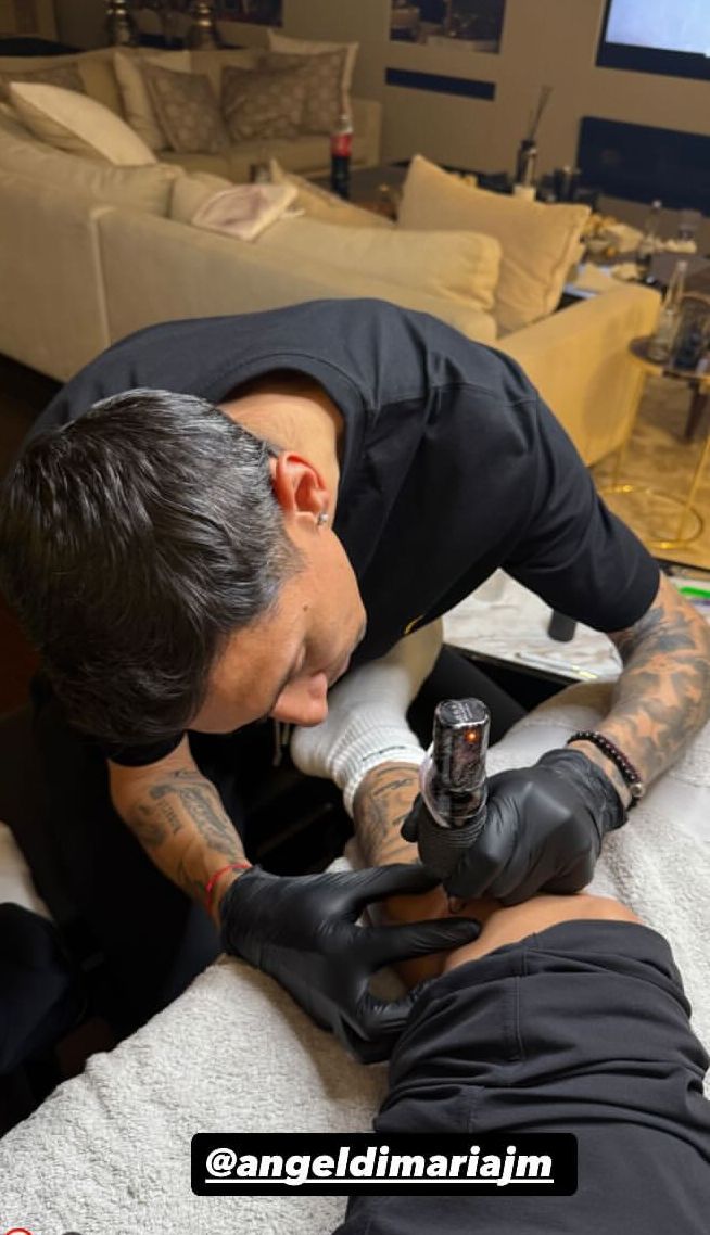 Prestianni recebeu tatuagens feitas por Otamendi e Di María (Instagram Prestianni)