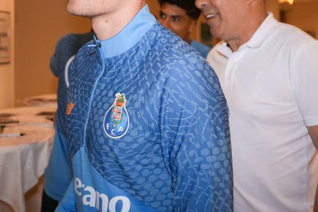 A receção do plantel do FC Porto a Froholdt (fotogaleria)