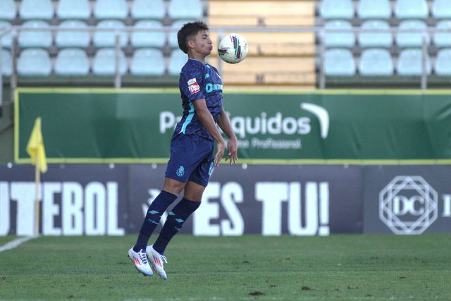 Martim Cunha realizou 10 encontros pela equipa B portista na época passada