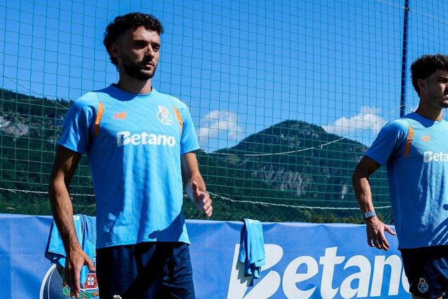 João Mário ainda se treinou na Áustria de manhã (Foto: FC Porto)