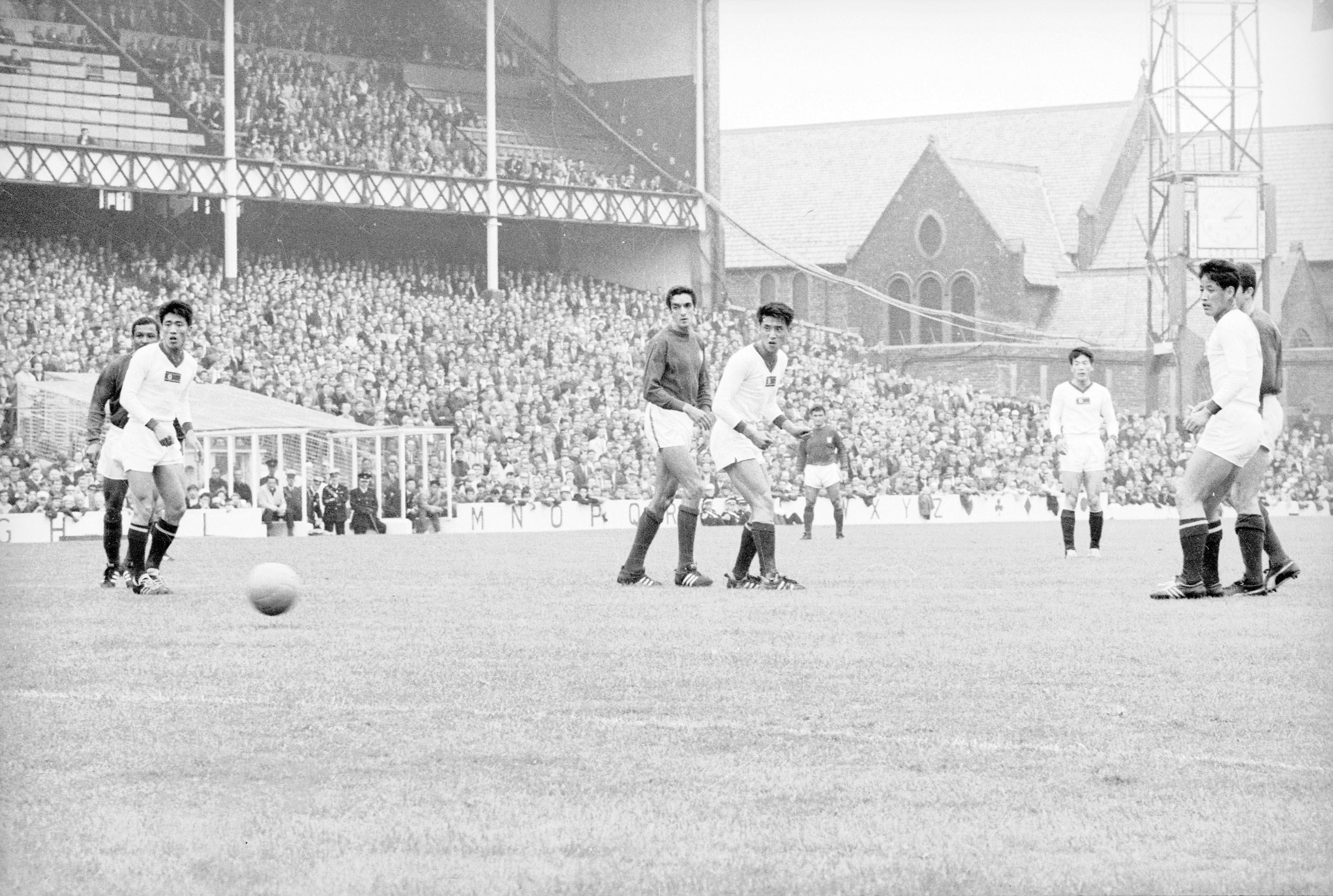 Portugal-Coreia do Norte (5-3), em Goodison Park, Liverpool, em 1966 - Foto: A BOLA