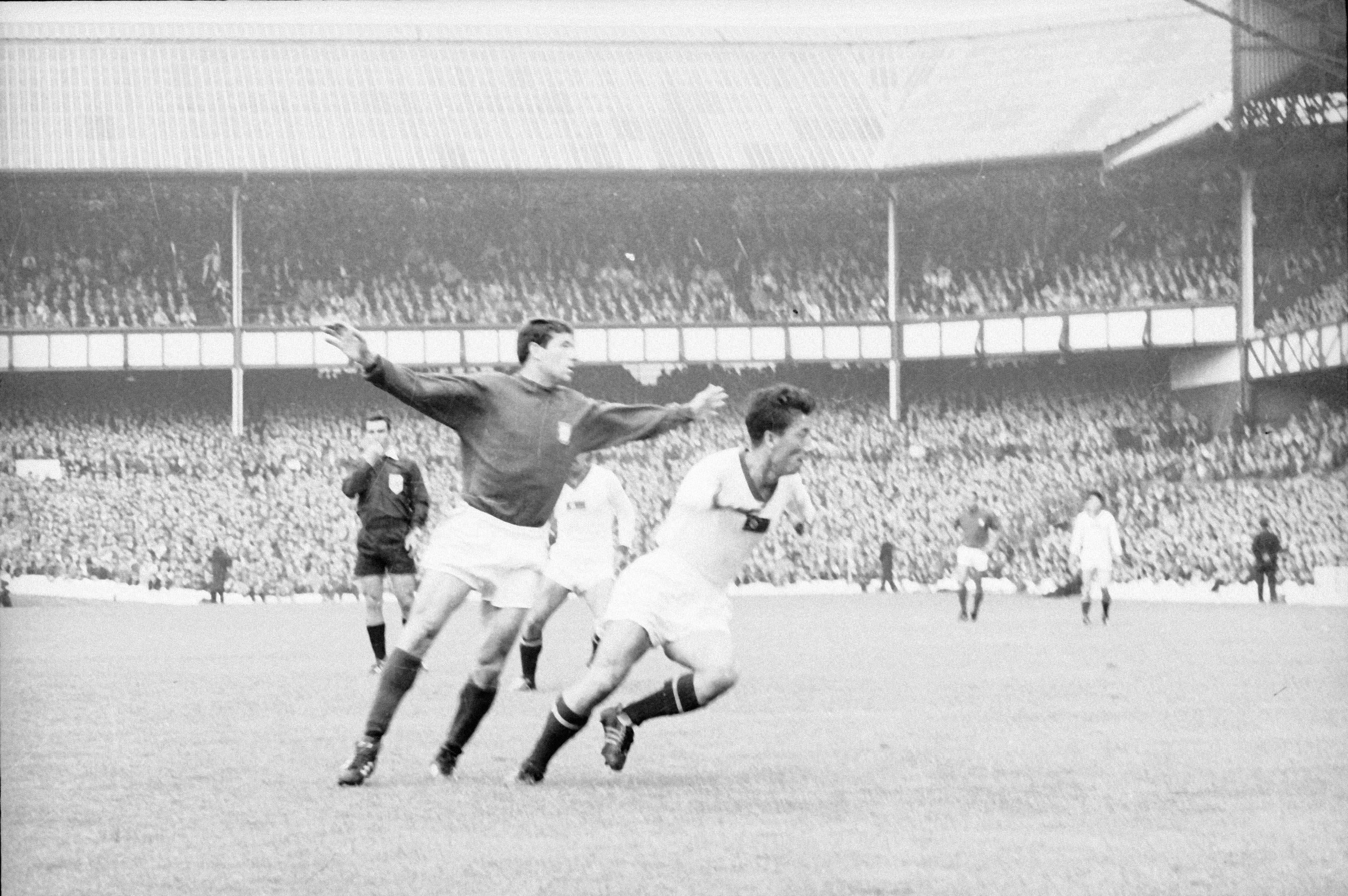 Portugal-Coreia do Norte (5-3), em Goodison Park, Liverpool, em 1966 - Foto: A BOLA