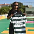 Edgar Davids, antigo craque neerlandês, juntou-se à Fundação Sporting e Junta de Freguesia do Lumiar para apresentar um novo campo no Bairro da Cruz Vermelha - Foto: MIGUEL NUNES