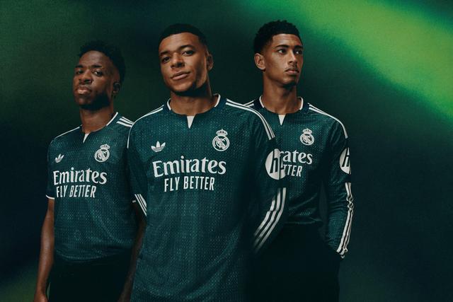Vinícius Jr., Mbappé e Bellingham exibem a nova camisola - Foto: Real Madrid