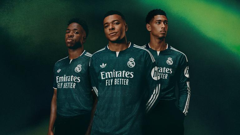 Vinícius Jr. Mbappé e Bellingham exibem a nova camisola - Foto: Real Madrid