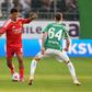 Alexander Bah em ação no jogo frente ao St. Gallen - Foto: IMAGO