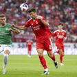 Lenglet estreou-se oficialmente pelo Benfica diante do St. Gallen - Foto: EPA/CLAUDIO THOMA