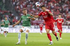 Lenglet estreou-se oficialmente pelo Benfica diante do St. Gallen - Foto: EPA/CLAUDIO THOMA
