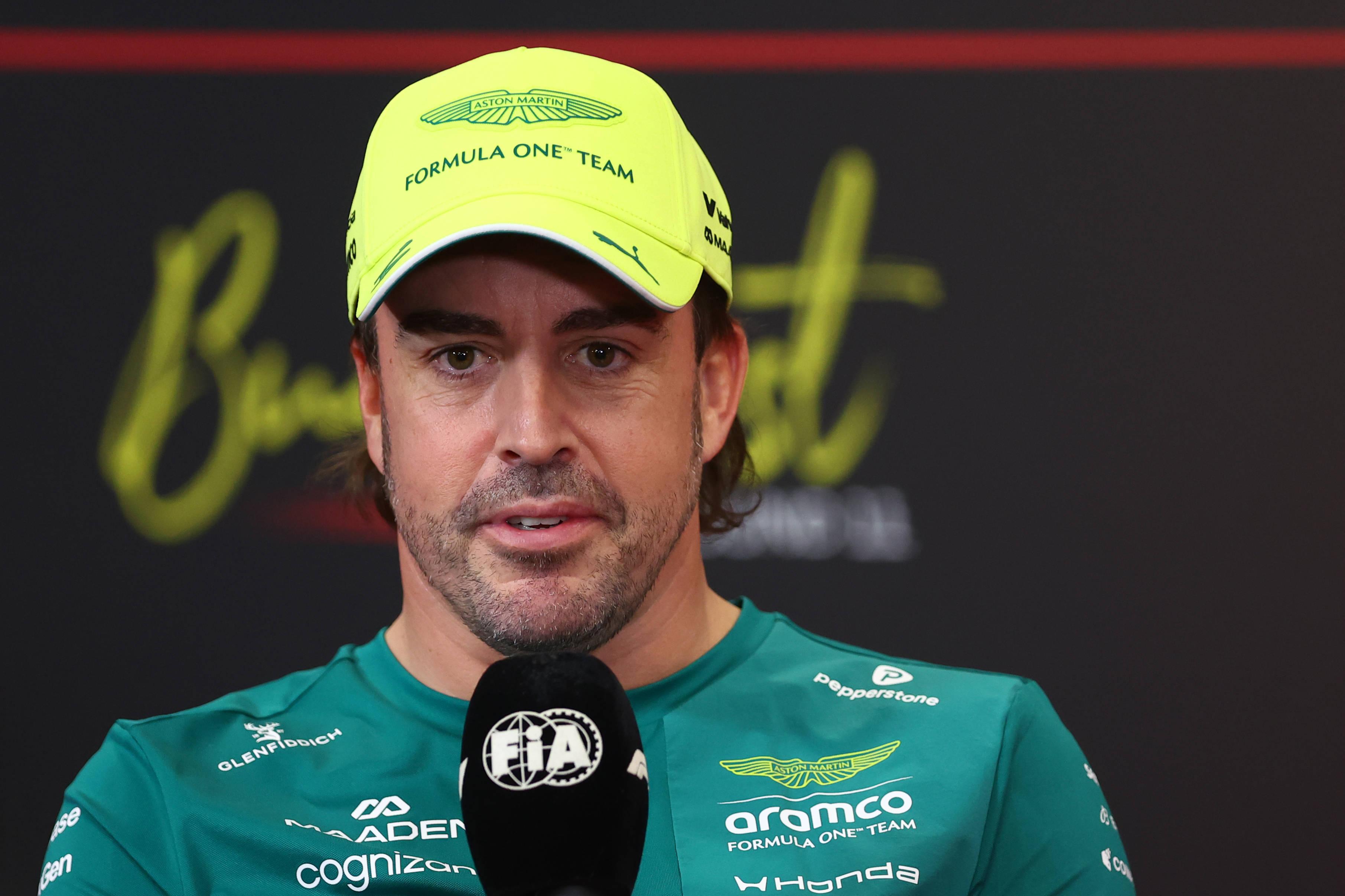 Fernando Alonso em conferência de imprensa de F1