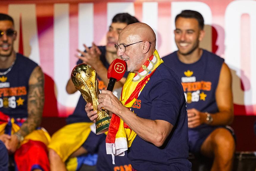Luis de la Fuente criou um modelo vencedor e levou Espanha a conquistar o Campeonato do Mundo de 2026 - FOTO: Oscar J. Barroso/IMAGO