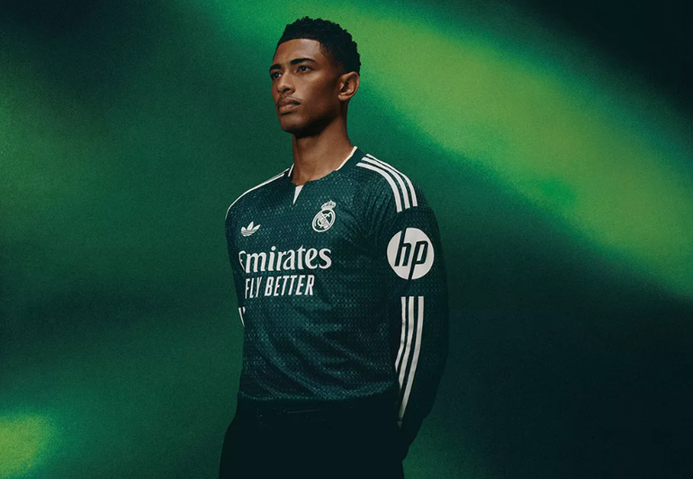 Bellingham com a camisola alternativa do Real Madrid para 2026/27 - Foto: Real Madrid