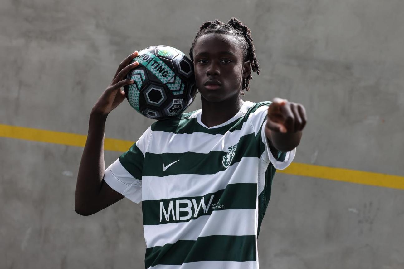 Júnior Buaro tem 17 anos - Foto: SPORTING CP