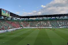 Dos assobios à euforia: reações às entradas para aquecimento de Benfica e St. Gallen