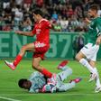 Mesmo na porta de saída, Tiago Gouveia ainda foi a jogo diante do St. Gallen - Foto: IMAGO