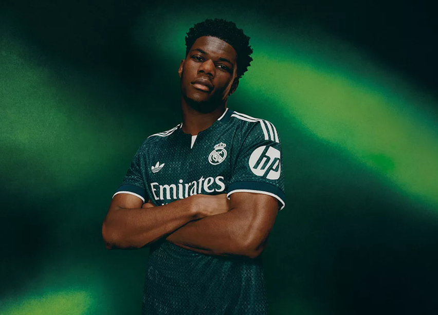 Tchouaméni com a camisola alternativa do Real Madrid para 2026/27 - Foto: Real Madrid